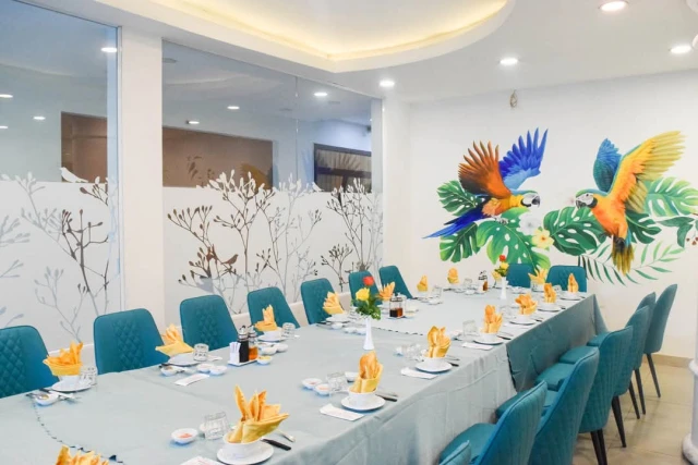 Nhà hàng Rạng Đông – Cách Mạng Tháng 8 - không gian 2
