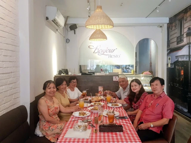 Bonjour Resto' - Nguyễn Trãi - không gian 4