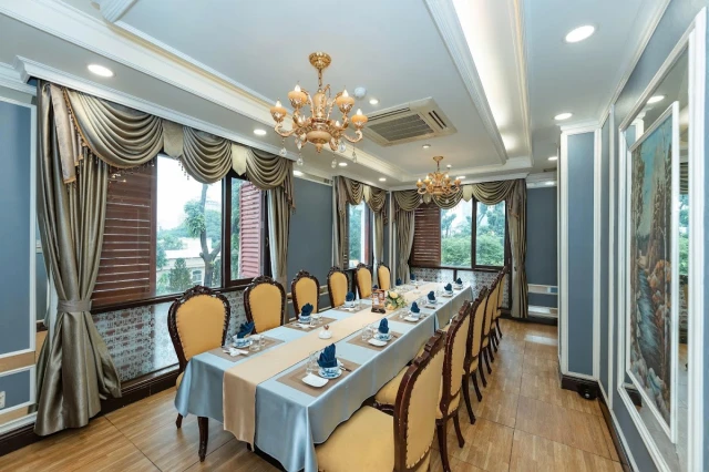 Phố 79 - Phạm Ngọc Thạch - không gian 2
