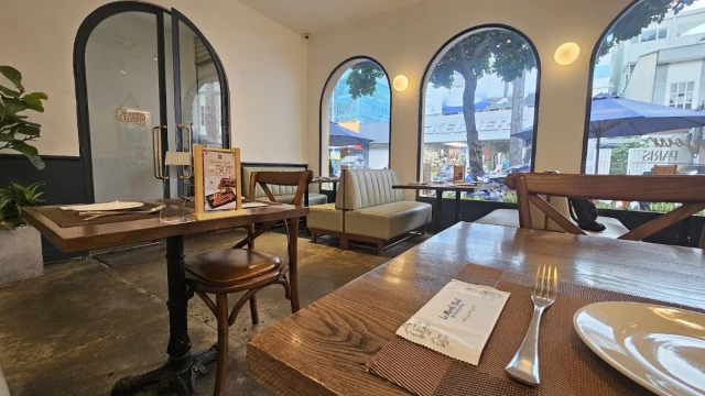 Le Monde Steak - Cao Thắng - không gian 5
