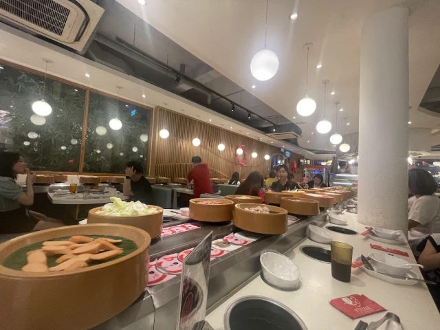 Yuhua - Taiwanese Hotpot Paradise - Hoàng Hoa Thám - không gian 3