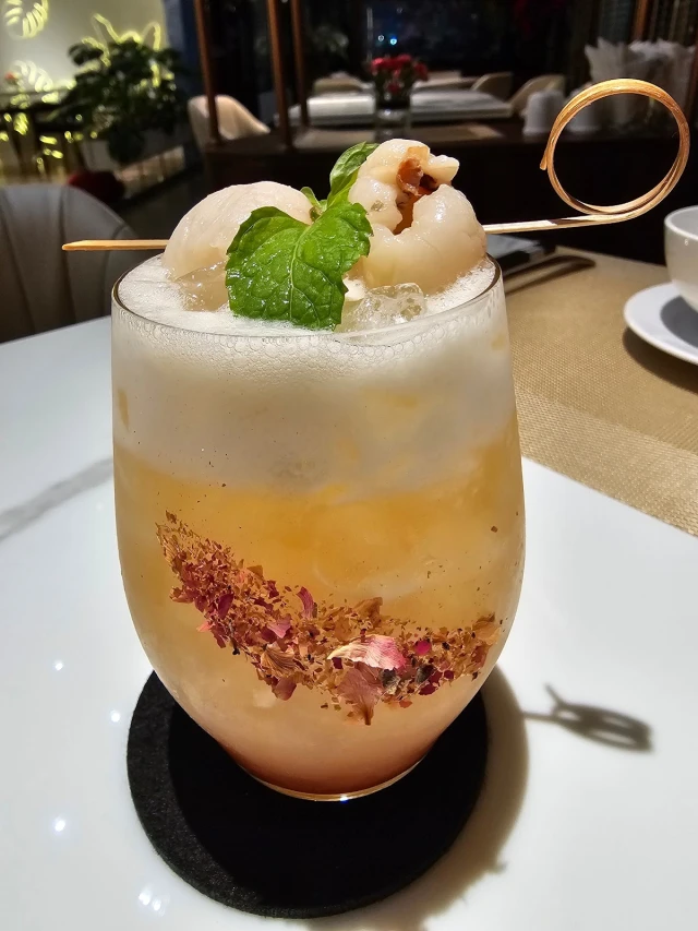 L'eau Restaurant & Café – Kha Vạn Cân