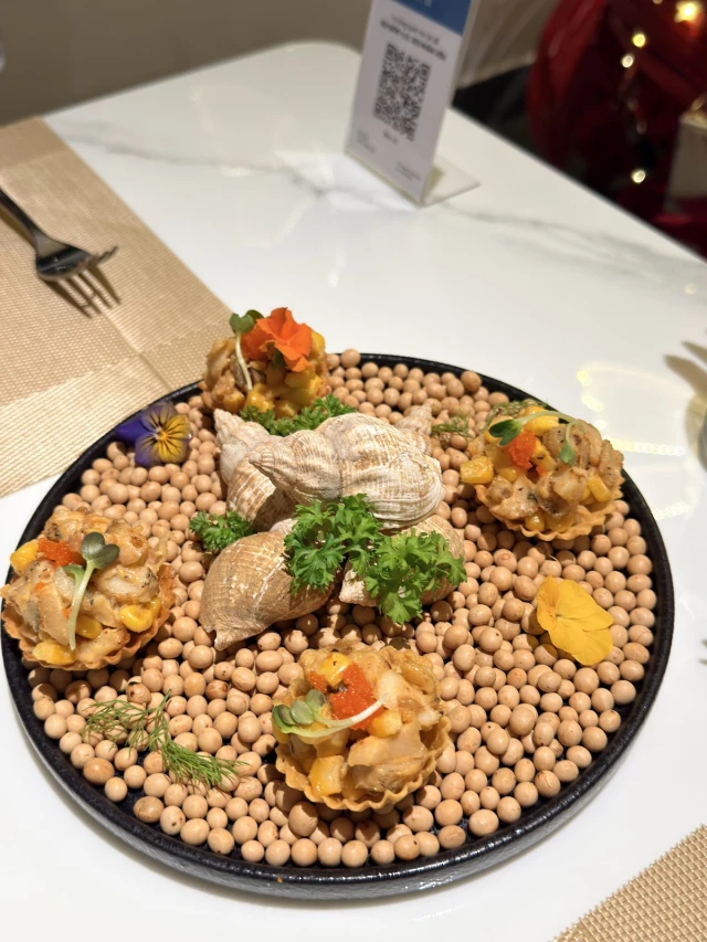 L'eau Restaurant & Café – Kha Vạn Cân