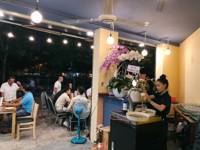 Nhà hàng OLiu Đỏ - Hoàng Diệu - không gian 2