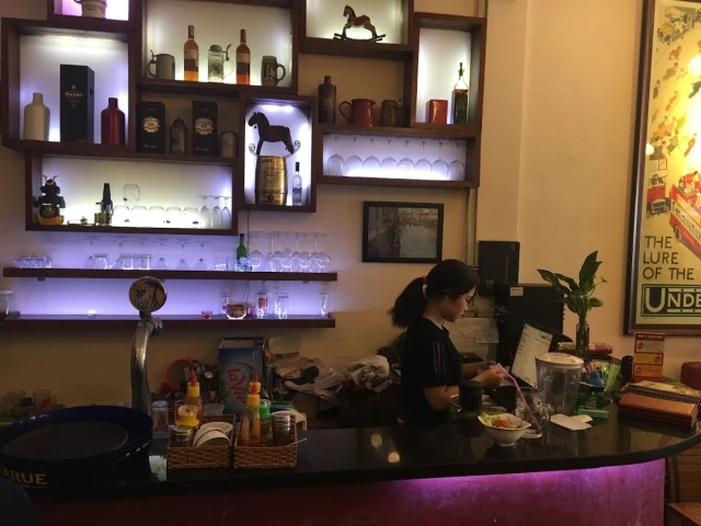 Nhà hàng OLiu Đỏ - Hoàng Diệu - không gian 4