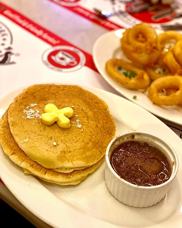 Eddie's - New York Deli and Diner - Thảo Điền