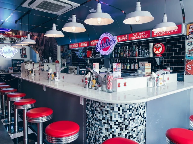 Eddie's - New York Deli and Diner - Thảo Điền - không gian 1