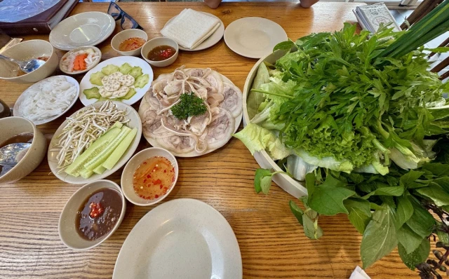 Hoàng Ty – Hoa Mai