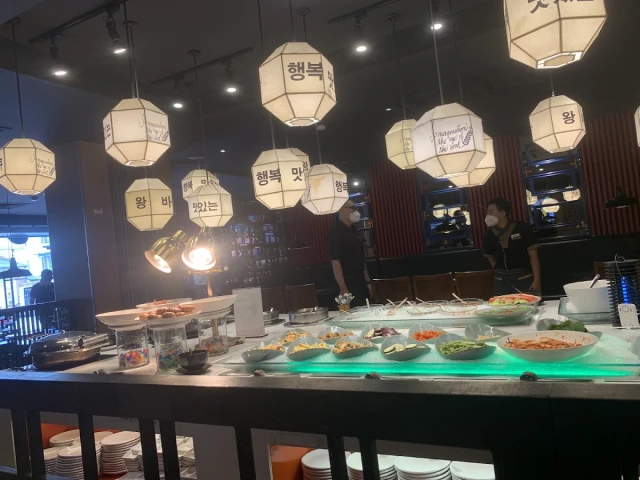 King BBQ Buffet - Lê Văn Sỹ - không gian 3