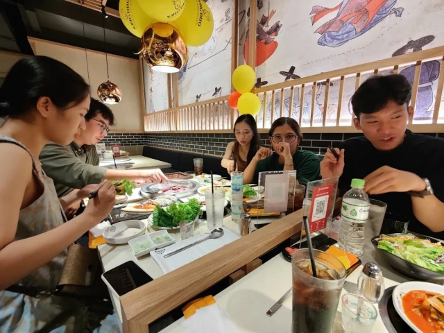 King BBQ Buffet - Lê Văn Sỹ - không gian 2