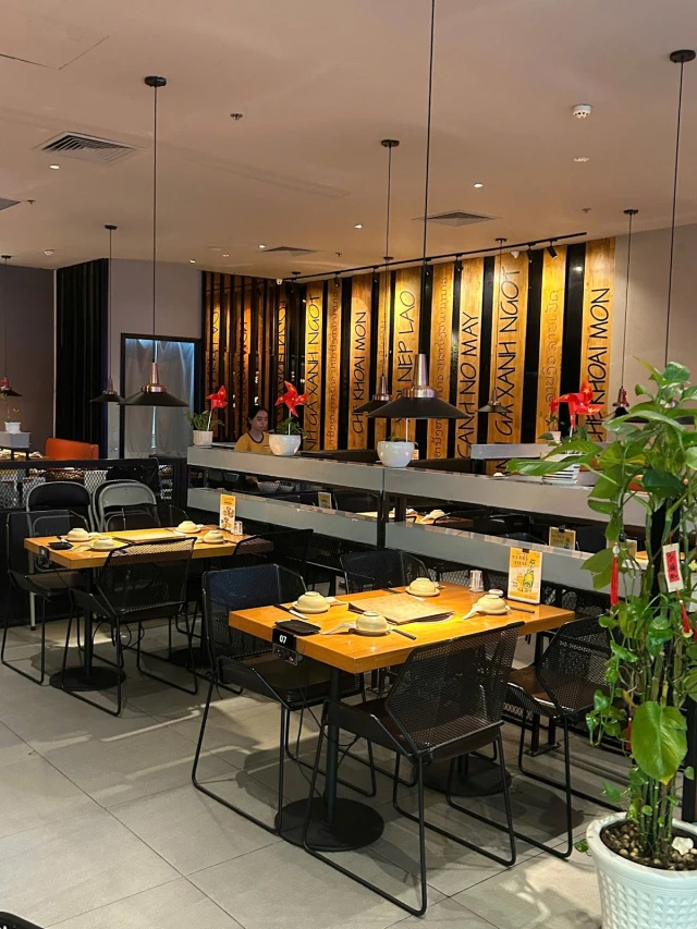 Khao Lao - Vạn Hạnh Mall - không gian 1