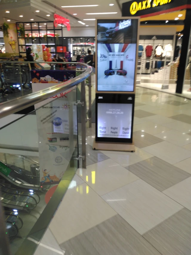 Khao Lao - Vạn Hạnh Mall - không gian 6