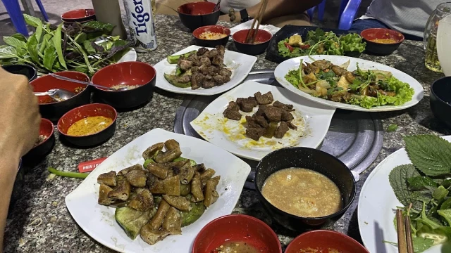 Bò Tơ Tây Ninh Năm Sánh – Phạm Hùng