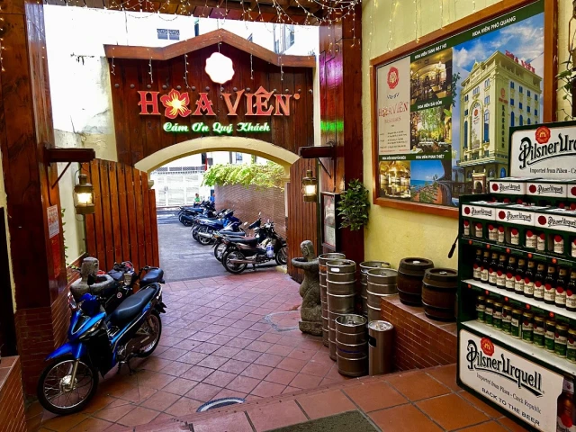 Hoa Viên Craft Brewery - Nguyễn Thị Minh Khai - không gian 2