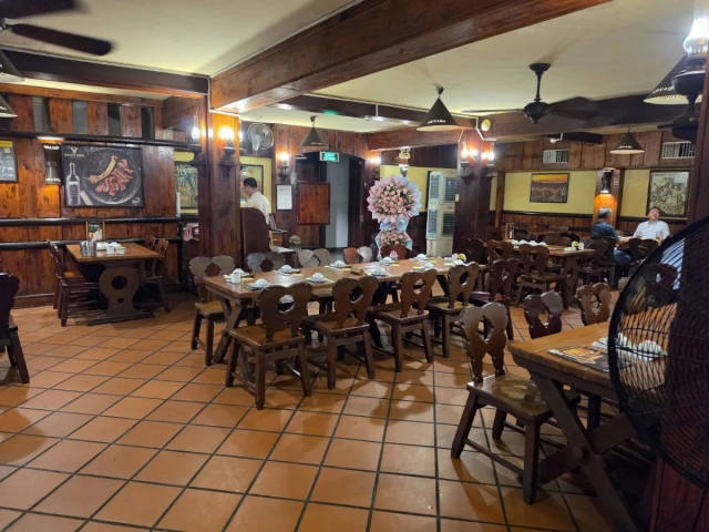 Hoa Viên Craft Brewery - Nguyễn Thị Minh Khai - không gian 1