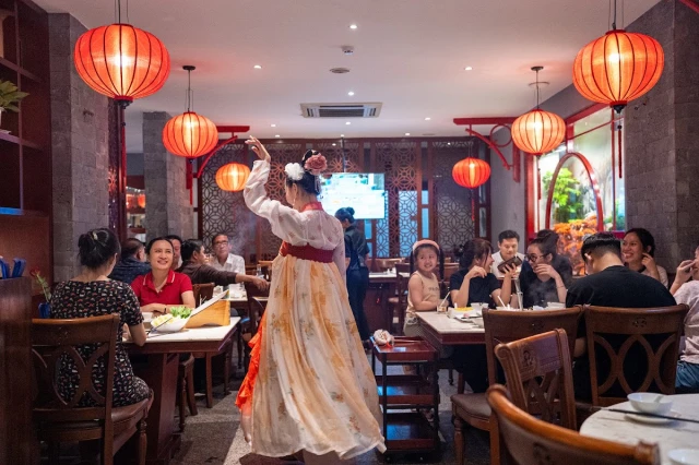 Lẩu Hongkong Hotpot - Tân Sơn Nhất - không gian 3