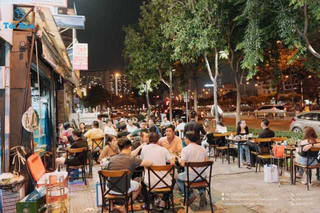 Quán Tới Bến - Bến Vân Đồn - không gian 1