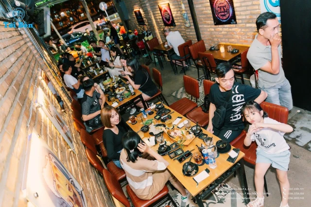 Quán Tới Bến - Bến Vân Đồn - không gian 6