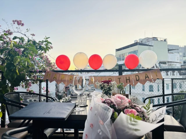 Chanh Bistro Rooftop Saigon - Lý Tự Trọng - không gian 6