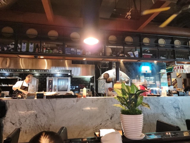 Basta Hiro - Pizza & Pasta - Vincom Mega Mall Thảo Điền - không gian 4