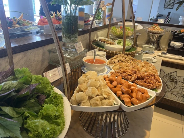 Buffet Gánh Palace - Khách sạn Palace Saigon