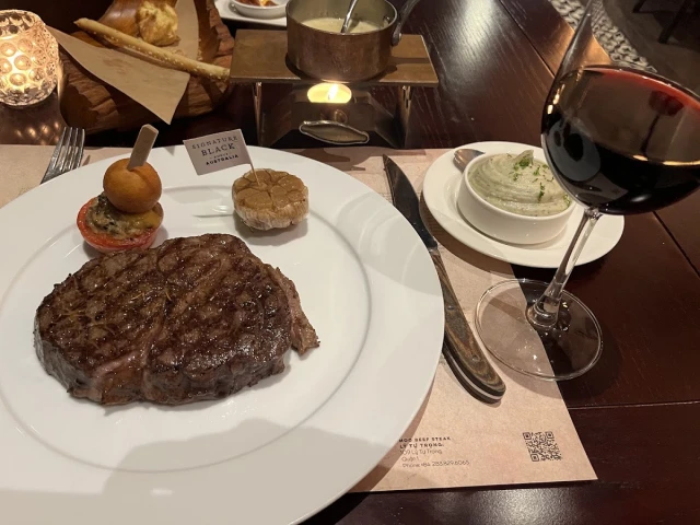 Moo Beef Steak - Lý Tự Trọng