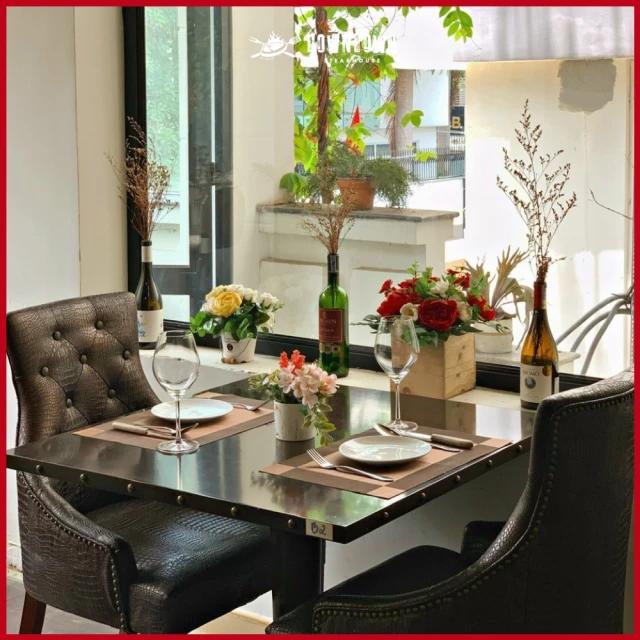 Downtown Steakhouse - Nguyễn Huệ - không gian 1