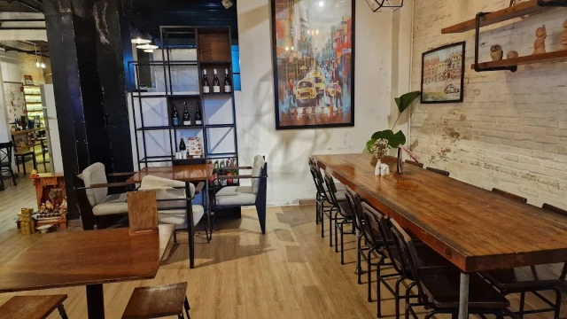 Downtown Steakhouse - Nguyễn Huệ - không gian 2
