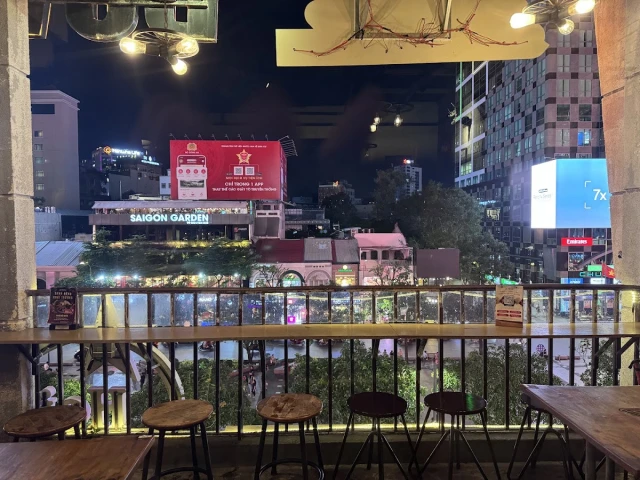 Downtown Steakhouse - Nguyễn Huệ - không gian 4