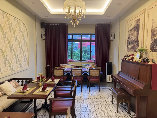 Maison Mận-Đỏ Restaurant - Trần Nhật Duật - không gian 2