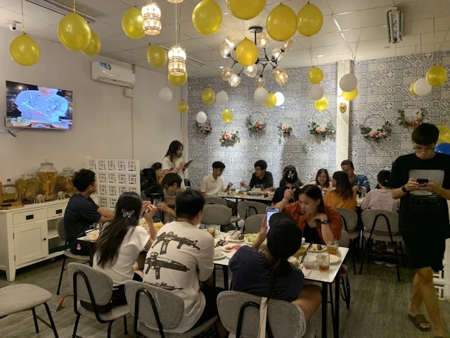 XieXìe Hotpot Dimsum - Cộng Hòa - không gian 3