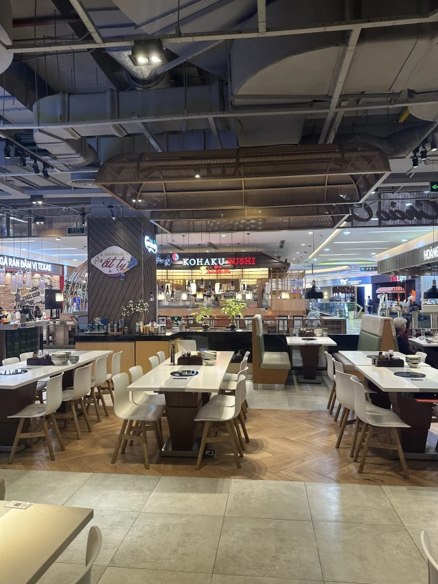 Chảo Cá - Vạn Hạnh Mall - không gian 6