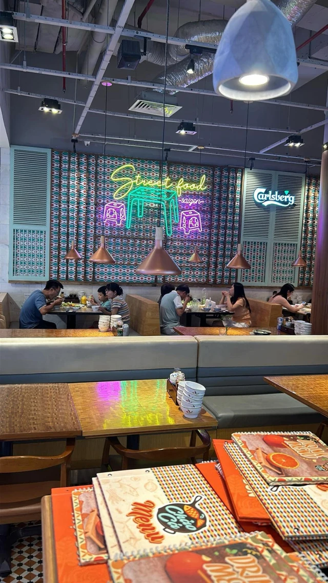 Trống Cơm - Crescent Mall - không gian 1