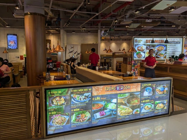 Trống Cơm - Crescent Mall - không gian 3