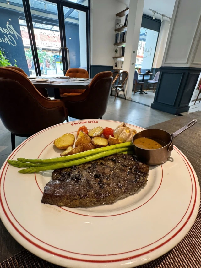 Le Monde Steak - Nguyễn Thị Minh Khai