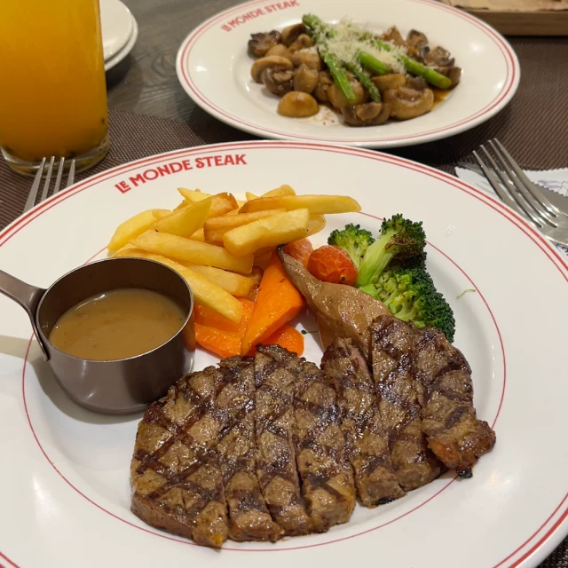 Le Monde Steak - Nguyễn Thị Minh Khai