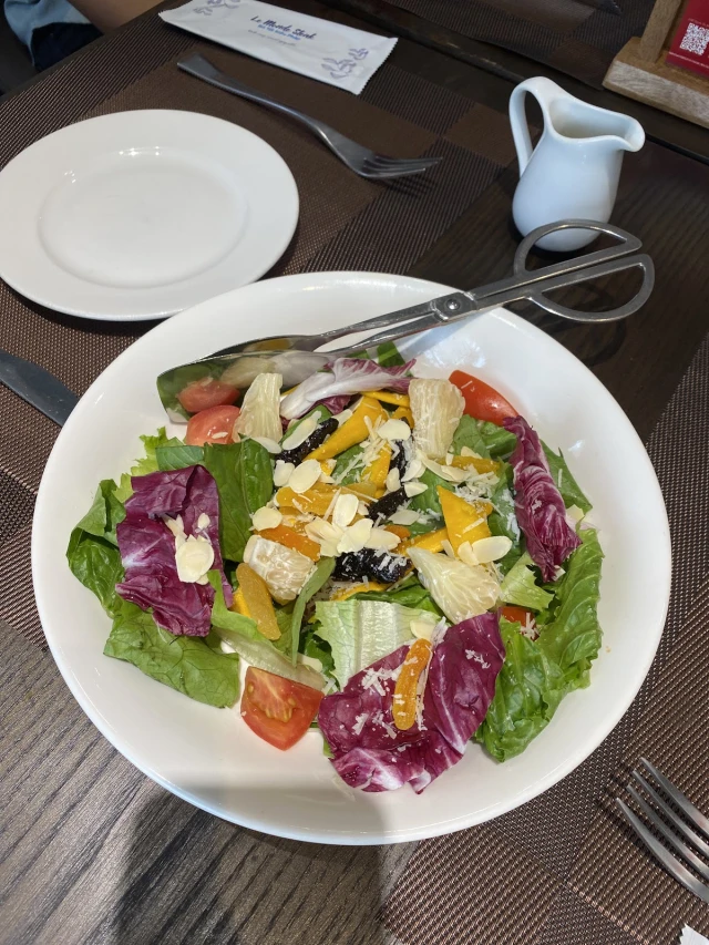 Le Monde Steak - Nguyễn Thị Minh Khai