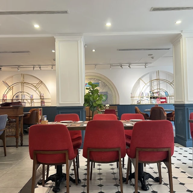 Le Monde Steak - Nguyễn Thị Minh Khai - không gian 2