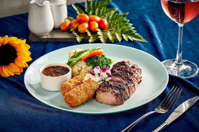Boomerang Bistro Saigon - Tôn Dật Tiên