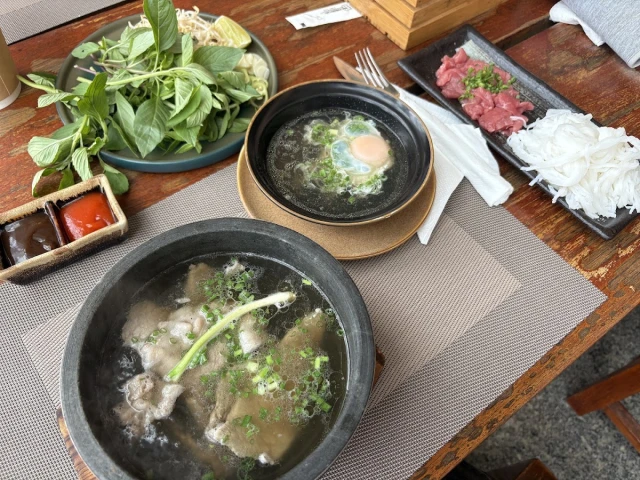 Boomerang Bistro Saigon - Tôn Dật Tiên