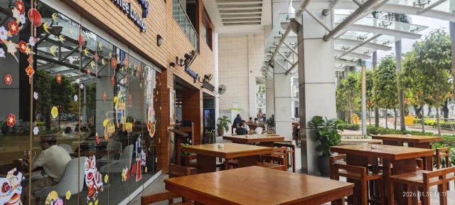 Boomerang Bistro Saigon - Tôn Dật Tiên - không gian 4