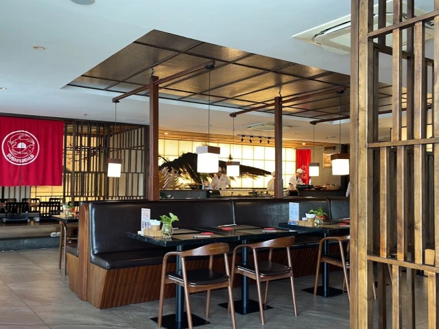 Sushi World -Trần Quang Khải - không gian 1