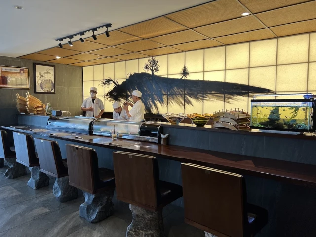 Sushi World -Trần Quang Khải - không gian 4