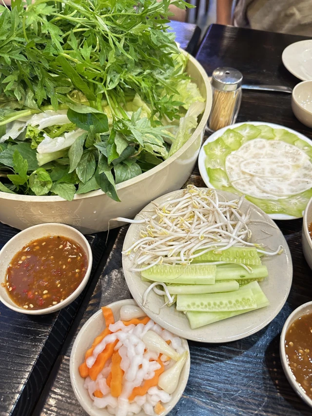 Hoàng Ty - Trần Não