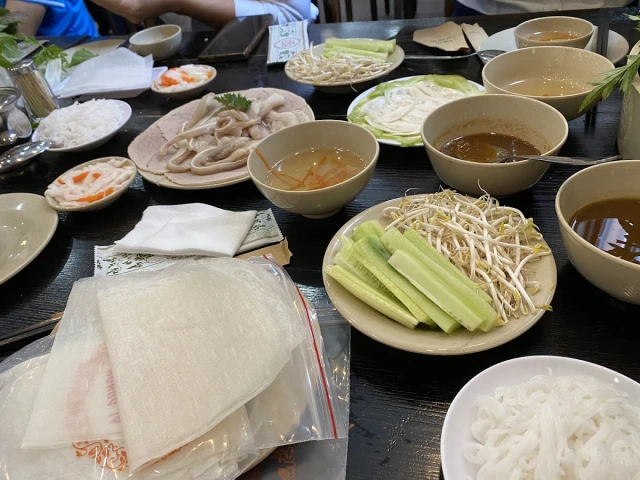 Hoàng Ty - Trần Não