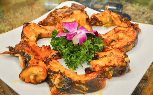 Sáu Linh - Nguyễn Thái Sơn