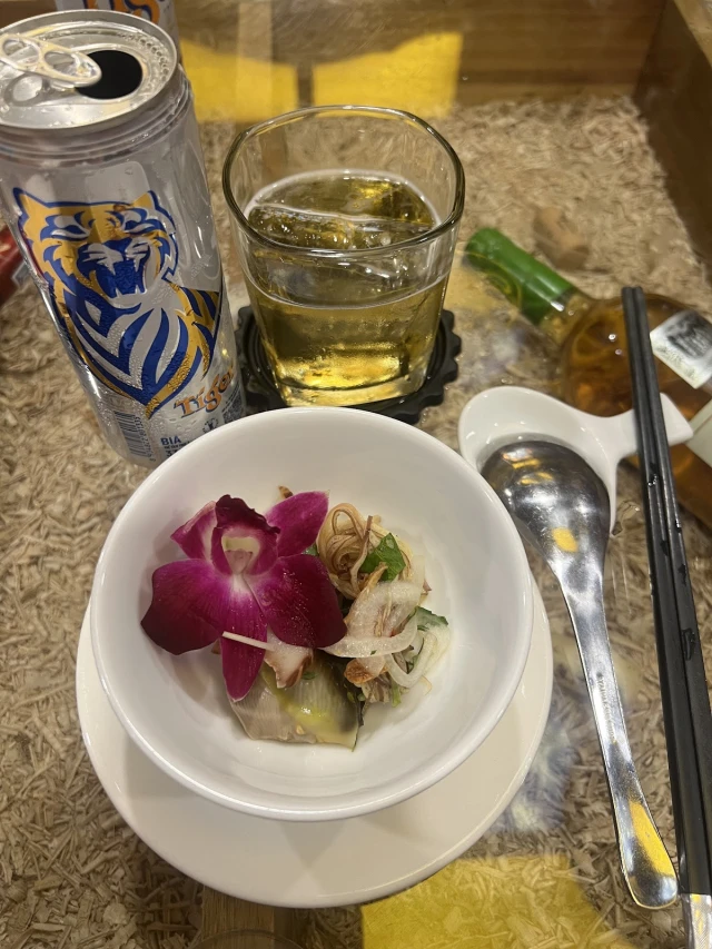Sáu Linh - Nguyễn Thái Sơn