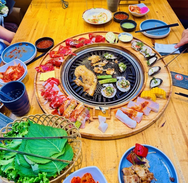 Yaki Yaki Yo - Buffet nướng lẩu băng chuyền - Tây Thạnh