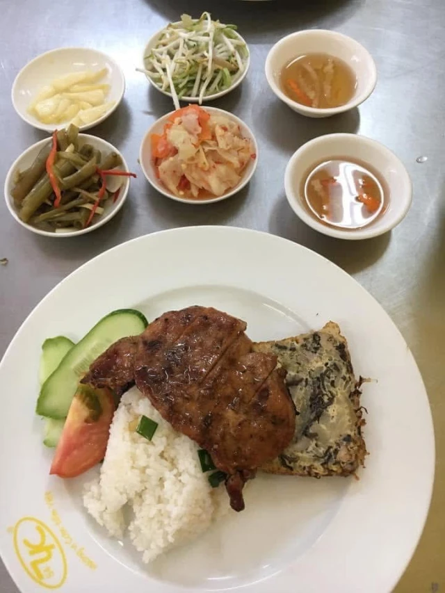 Cơm Tấm Thuận Kiều - Út Tịch