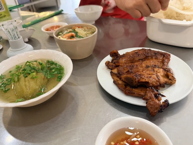 Cơm Tấm Thuận Kiều - Tôn Thất Tùng
